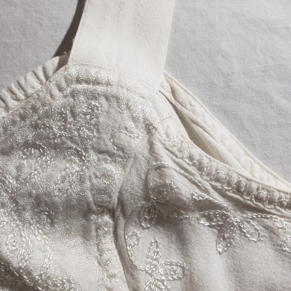 *Braja* Cream tank top with tie back, free size - Picture 5 of 8